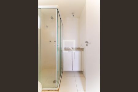 Apartamento para alugar com 68m², 2 quartos e 1 vaga Apartamento para alugar com 68m², 2 quartos e 1 vagaBanheiro da Suíte