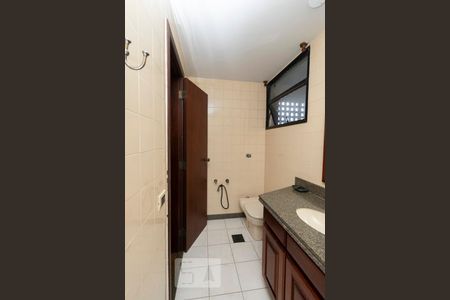 Apartamento à venda com 280m², 3 quartos e 2 vagas Apartamento à venda com 280m², 3 quartos e 2 vagasBanheiro Suíte