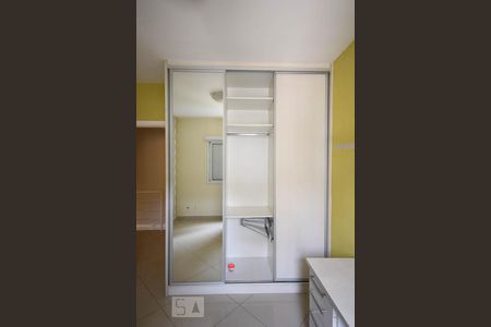 Armário do quarto  de apartamento para alugar com 2 quartos, 106m² em Vila Andrade, São Paulo