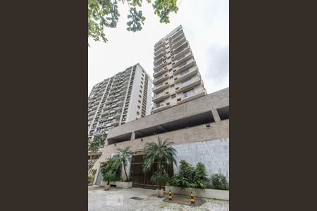 Apartamento à venda com 128m², 3 quartos e 2 vagasFachada