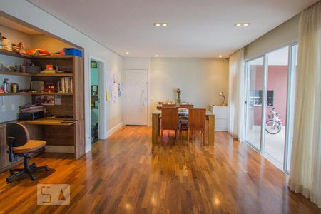 Sala de apartamento para alugar com 3 quartos, 135m² em Santo Amaro, São Paulo