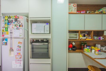 Cozinha de apartamento para alugar com 3 quartos, 135m² em Santo Amaro, São Paulo