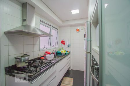 Cozinha de apartamento para alugar com 3 quartos, 135m² em Santo Amaro, São Paulo