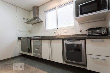 Apartamento para alugar com 150m², 3 quartos e 3 vagas Apartamento para alugar com 150m², 3 quartos e 3 vagasCozinha