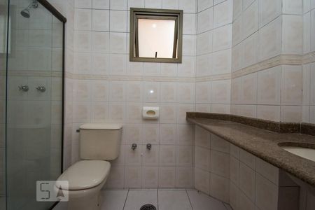 Banheiro - suíte  de apartamento para alugar com 2 quartos, 100m² em Cerâmica, São Caetano do Sul