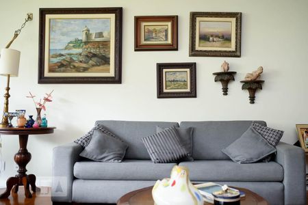 Apartamento à venda com 300m², 4 quartos e 2 vagas Apartamento à venda com 300m², 4 quartos e 2 vagasSala