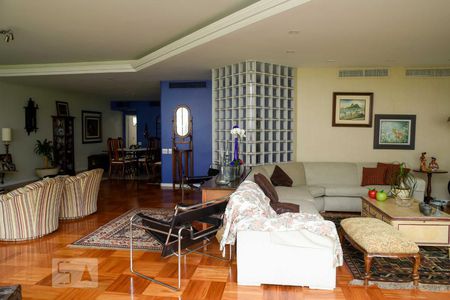 Apartamento à venda com 300m², 4 quartos e 2 vagas Apartamento à venda com 300m², 4 quartos e 2 vagasSala