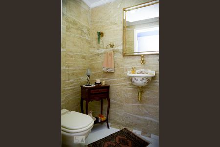 Apartamento à venda com 300m², 4 quartos e 2 vagas Apartamento à venda com 300m², 4 quartos e 2 vagasLavabo