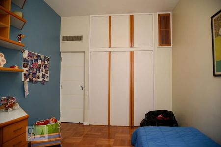 Apartamento à venda com 300m², 4 quartos e 2 vagas Apartamento à venda com 300m², 4 quartos e 2 vagasQuarto 1