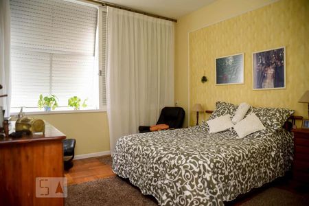 Apartamento à venda com 300m², 4 quartos e 2 vagas Apartamento à venda com 300m², 4 quartos e 2 vagasSuíte