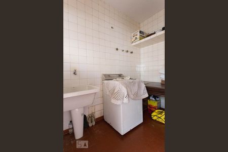 Casa para alugar com 500m², 4 quartos e 8 vagas Casa para alugar com 500m², 4 quartos e 8 vagasÁrea de serviço