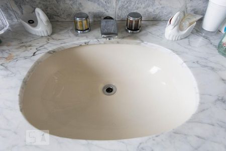 Casa para alugar com 500m², 4 quartos e 8 vagas Casa para alugar com 500m², 4 quartos e 8 vagasBanheiro