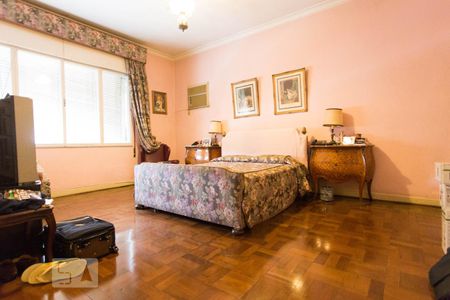 Casa para alugar com 500m², 4 quartos e 8 vagas Casa para alugar com 500m², 4 quartos e 8 vagasQuarto 01