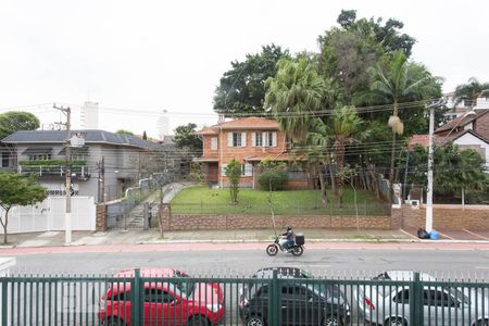 Casa para alugar com 500m², 4 quartos e 8 vagas Casa para alugar com 500m², 4 quartos e 8 vagasVista