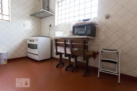 Casa para alugar com 500m², 4 quartos e 8 vagas Casa para alugar com 500m², 4 quartos e 8 vagasCozinha