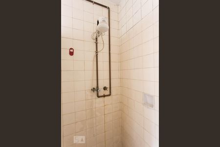 Casa para alugar com 500m², 4 quartos e 8 vagas Casa para alugar com 500m², 4 quartos e 8 vagasBanheiro de serviço