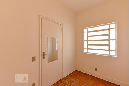Casa à venda com 350m², 3 quartos e 8 vagas Casa à venda com 350m², 3 quartos e 8 vagasQuarto Serviço 2
