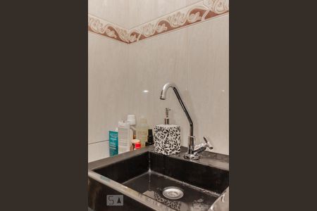 Banheiro de apartamento à venda com 2 quartos, 55m² em Continental, Osasco