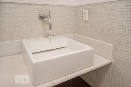 Apartamento à venda com 65m², 2 quartos e sem vaga Apartamento à venda com 65m², 2 quartos e sem vagaBanheiro social