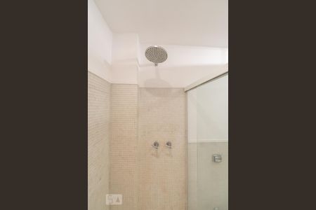 Apartamento à venda com 65m², 2 quartos e sem vaga Apartamento à venda com 65m², 2 quartos e sem vagaBanheiro social