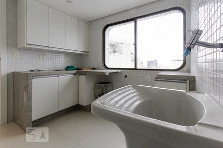 Apartamento à venda com 600m², 4 quartos e 3 vagas Apartamento à venda com 600m², 4 quartos e 3 vagasárea de serviço