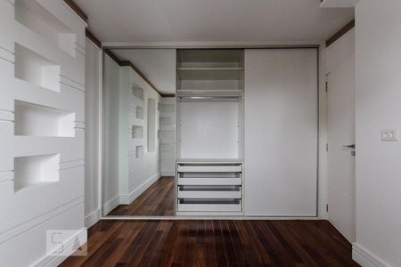 Apartamento à venda com 600m², 4 quartos e 3 vagas Apartamento à venda com 600m², 4 quartos e 3 vagasquarto 02