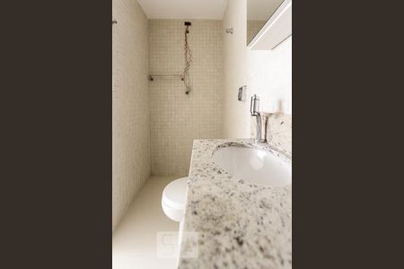 Apartamento à venda com 600m², 4 quartos e 3 vagas Apartamento à venda com 600m², 4 quartos e 3 vagasbanheiro