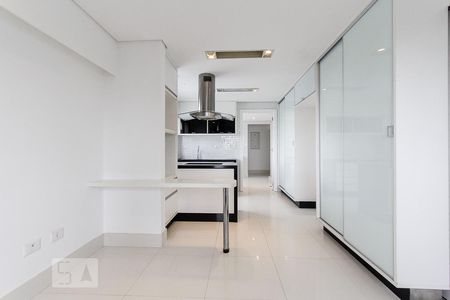 Apartamento à venda com 600m², 4 quartos e 3 vagas Apartamento à venda com 600m², 4 quartos e 3 vagascozinha