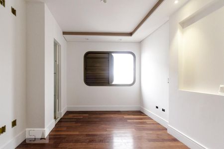 Apartamento à venda com 600m², 4 quartos e 3 vagas Apartamento à venda com 600m², 4 quartos e 3 vagassuite