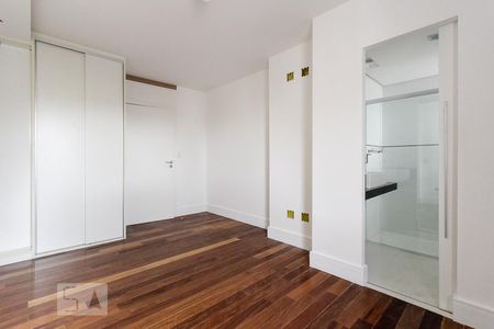 Apartamento à venda com 600m², 4 quartos e 3 vagas Apartamento à venda com 600m², 4 quartos e 3 vagassuite