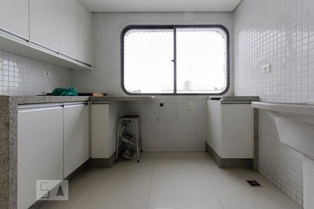 Apartamento à venda com 600m², 4 quartos e 3 vagas Apartamento à venda com 600m², 4 quartos e 3 vagasárea de serviço