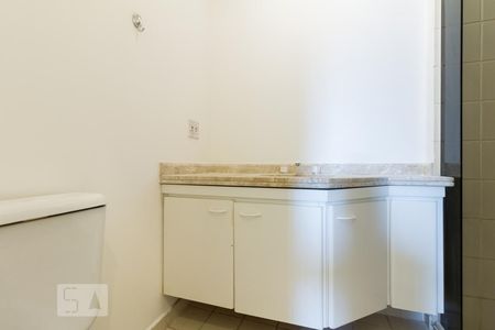 Banheiro de apartamento à venda com 3 quartos, 77m² em Alphaville Industrial, Barueri