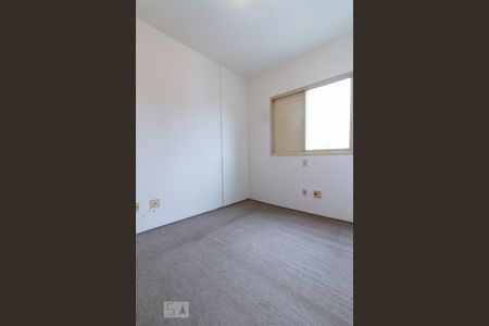 Apartamento à venda com 77m², 3 quartos e 2 vagasQuarto 2