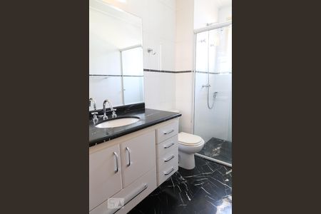 Apartamento à venda com 143m², 3 quartos e 4 vagasBanheiro 3