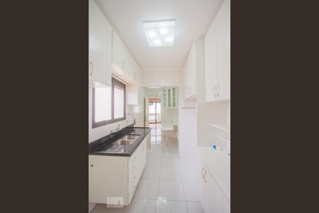 Cozinha de apartamento para alugar com 3 quartos, 100m² em Campo Belo, São Paulo