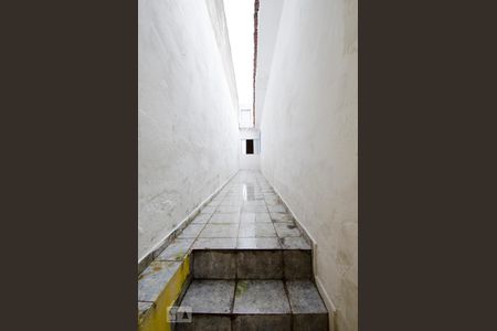 Casa à venda com 200m², 3 quartos e 2 vagasCorredor Lateral Esquerdo