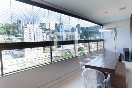 Apartamento à venda com 215m², 4 quartos e 4 vagas Apartamento à venda com 215m², 4 quartos e 4 vagasvaranda sala