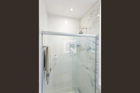 Apartamento à venda com 215m², 4 quartos e 4 vagas Apartamento à venda com 215m², 4 quartos e 4 vagasBanheiro da Suíte 1