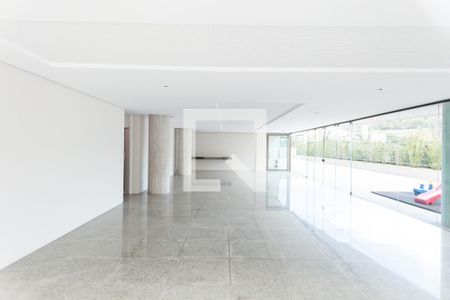 Apartamento à venda com 215m², 4 quartos e 4 vagas Apartamento à venda com 215m², 4 quartos e 4 vagasÁrea comum