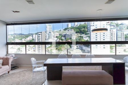 Apartamento à venda com 215m², 4 quartos e 4 vagas Apartamento à venda com 215m², 4 quartos e 4 vagasvaranda sala