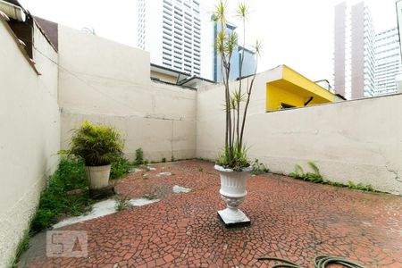 Casa à venda com 125m², 3 quartos e 2 vagas Casa à venda com 125m², 3 quartos e 2 vagasQuintal