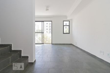 Sala de casa de condomínio para alugar com 2 quartos, 117m² em Vila São Silvestre, São Paulo