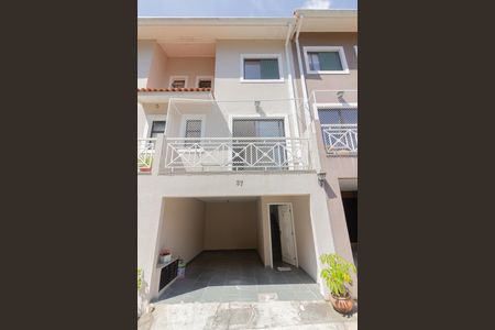 Casa de condomínio para alugar com 117m², 2 quartos e 1 vaga Casa de condomínio para alugar com 117m², 2 quartos e 1 vagaFachada casa