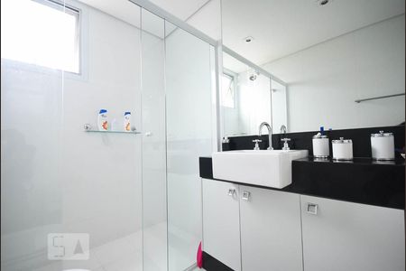 Apartamento à venda com 195m², 3 quartos e 3 vagas Apartamento à venda com 195m², 3 quartos e 3 vagasBanheiro suíte 2