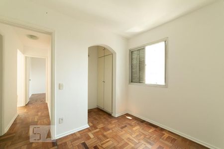 Quarto 1 de apartamento para alugar com 2 quartos, 65m² em Campo Belo, São Paulo