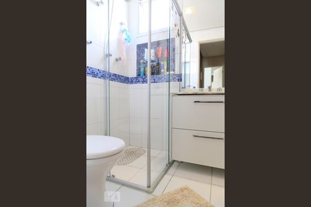Apartamento à venda com 76m², 3 quartos e 2 vagas Apartamento à venda com 76m², 3 quartos e 2 vagasBanheiro de uso comum