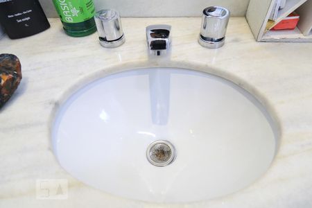 Apartamento à venda com 76m², 3 quartos e 2 vagas Apartamento à venda com 76m², 3 quartos e 2 vagasBanheiro da suíte