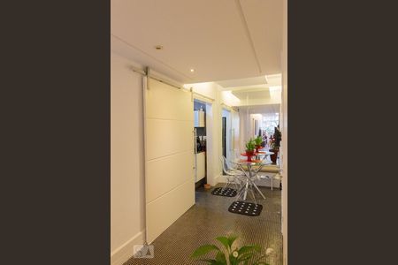 Apartamento para alugar com 120m², 2 quartos e 2 vagas Apartamento para alugar com 120m², 2 quartos e 2 vagasCozinha