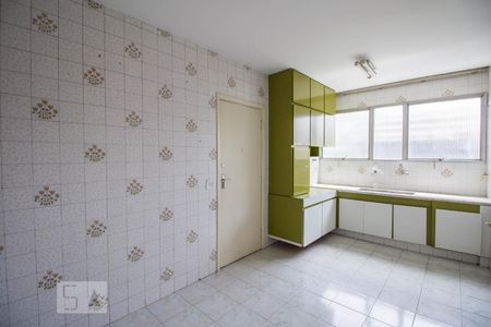 Apartamento para alugar com 124m², 3 quartos e 2 vagas Apartamento para alugar com 124m², 3 quartos e 2 vagasCozinha