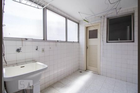 Apartamento para alugar com 124m², 3 quartos e 2 vagas Apartamento para alugar com 124m², 3 quartos e 2 vagasLavanderia